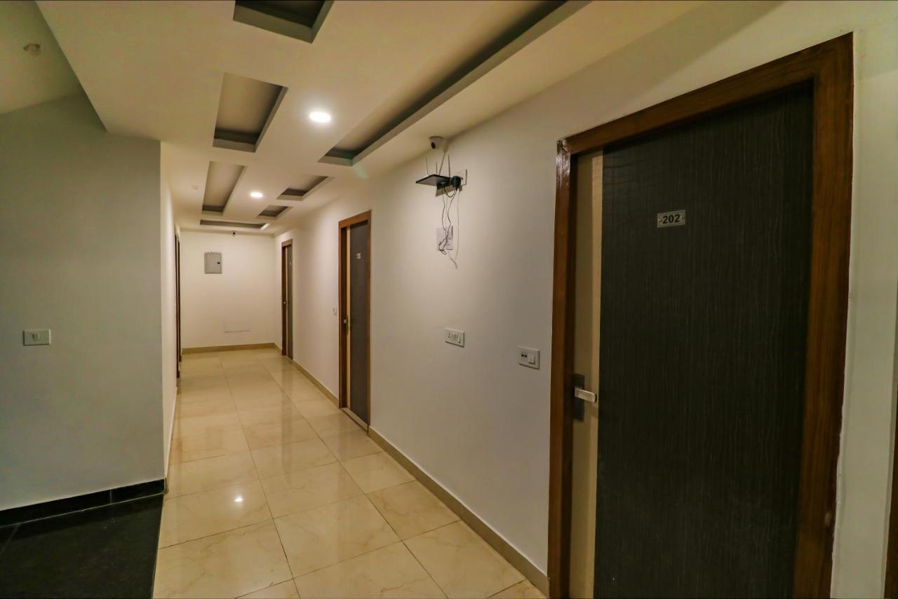 Fabexpress Dolphin International Near Delhi Airport Otel Yeni Delhi Dış mekan fotoğraf
