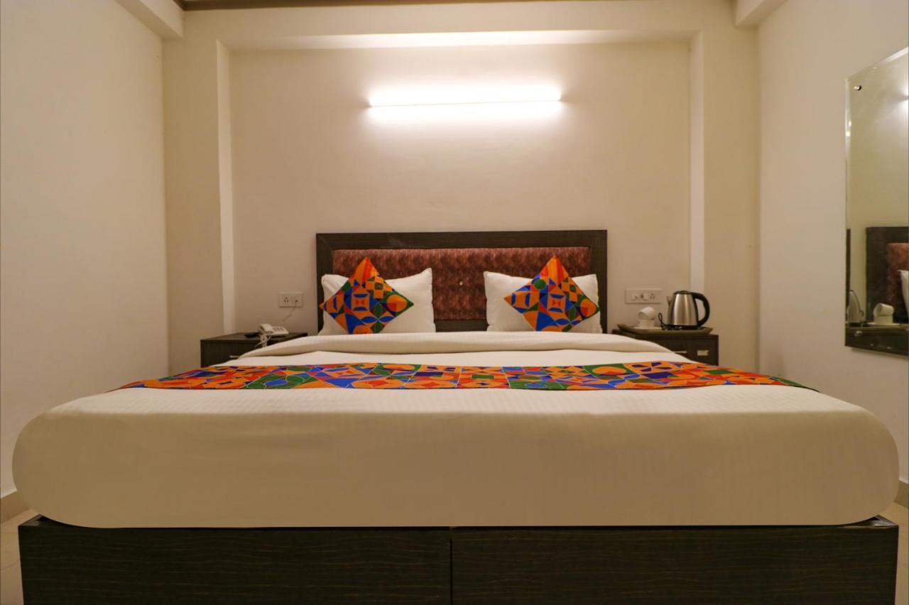 Fabexpress Dolphin International Near Delhi Airport Otel Yeni Delhi Dış mekan fotoğraf