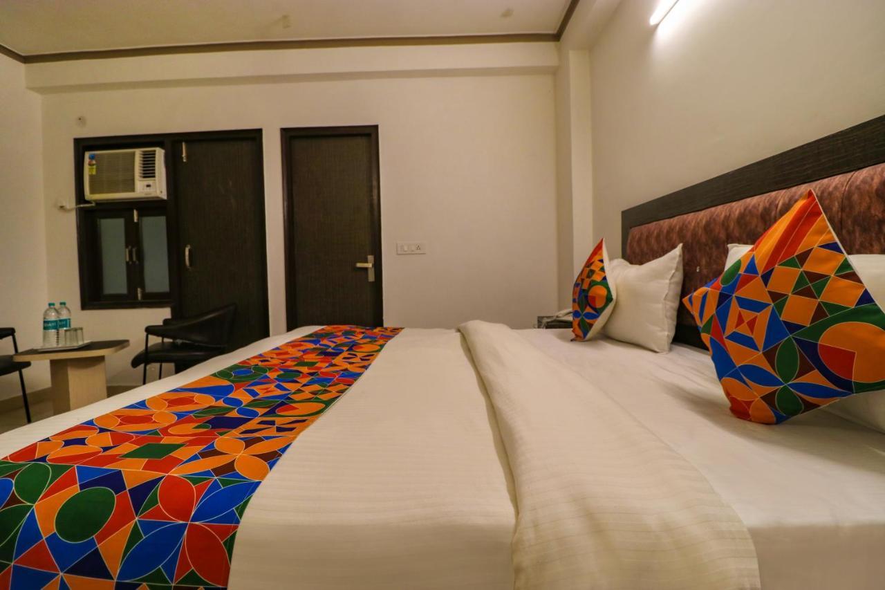 Fabexpress Dolphin International Near Delhi Airport Otel Yeni Delhi Dış mekan fotoğraf